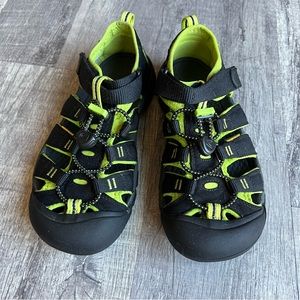 KEEN Newport H2 Kids Size 4 Black Green Sport Water Sandals